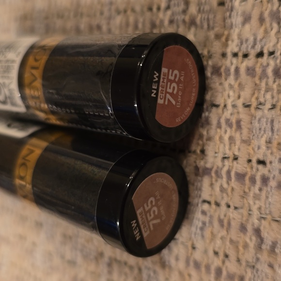 REVLON BRAND WOMEN'S SUPER LUSTROUS LIPSTICK BUNDLE OF 2 - Picture 5 of 7